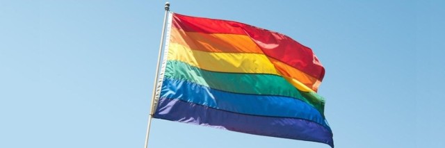 H κοινότητα ΛΟΑΤΚΙ+ στην Ευρώπη αντιμετωπίζει λιγότερες διακρίσεις, αλλά περισσότερη βία