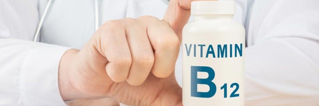Does vitamin B12 deficiency cause stomach or digestive issues?